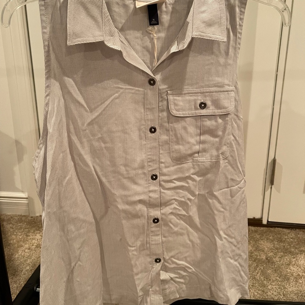 NWT striped women’s tank universal threads XL